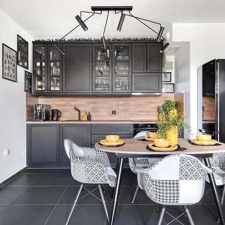 Baltica Towers Modern White&black *