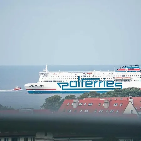 Baltica Towers Modern White&black 4* غدانسك