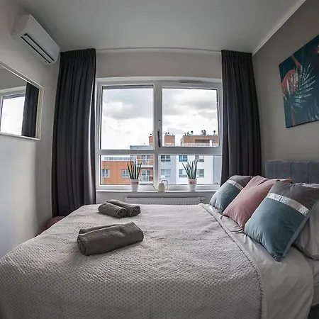 Baltica Towers Modern White&black Aparthotel