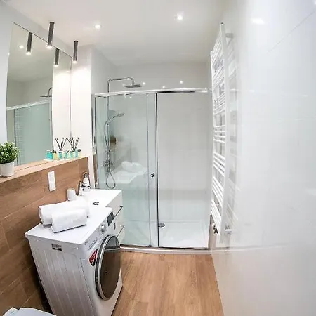 Baltica Towers Modern White&black 4*