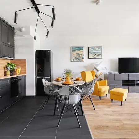 Baltica Towers Modern White&black 公寓式酒店 格但斯克