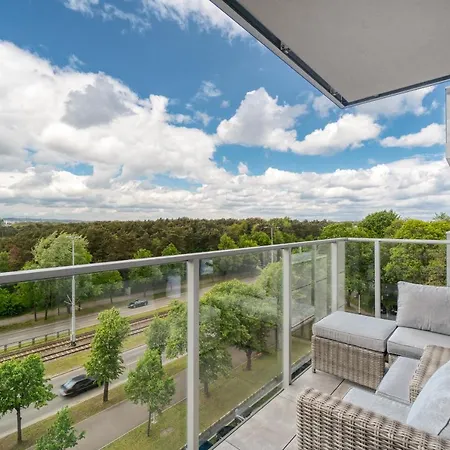 Baltica Towers Modern White&black 아파트호텔 4*