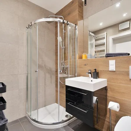 Baltica Towers Modern White&black 아파트호텔