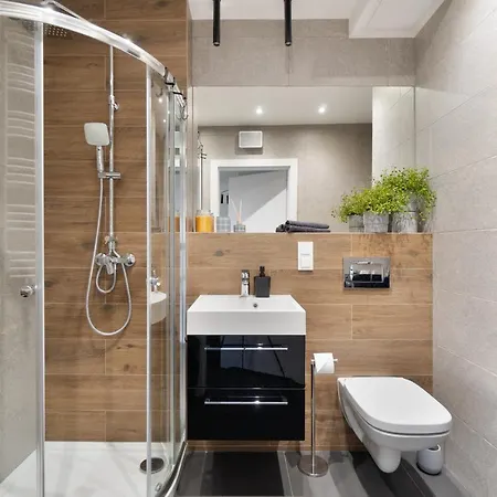 Baltica Towers Modern White&black 4* 그단스크