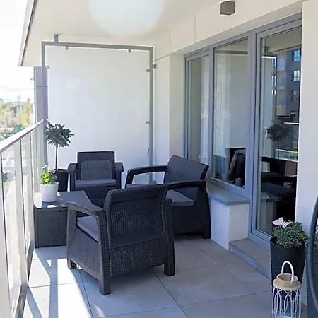 Baltica Towers Modern White&black 4*
