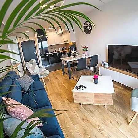 מלון דירות Baltica Towers Modern White&black גדנסק