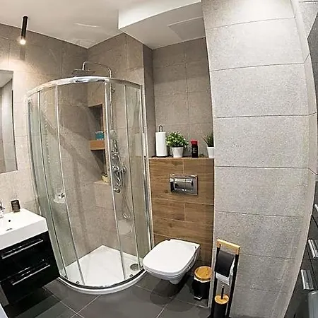 Baltica Towers Modern White&black גדנסק