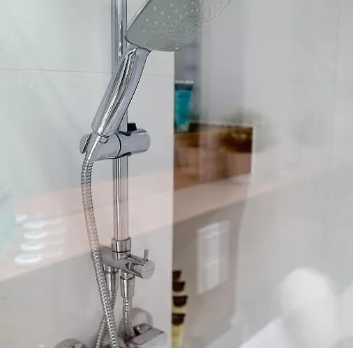 Baltica Towers Modern White&black