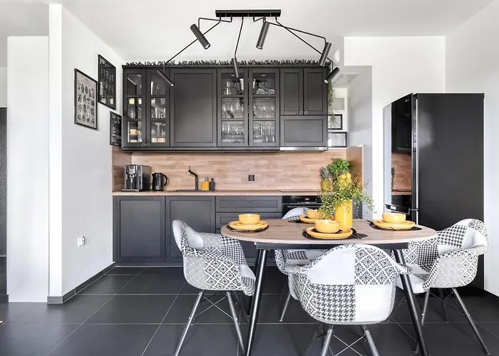 Baltica Towers Modern White&black 4*