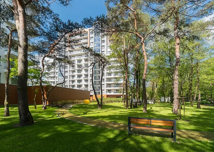 Baltica Towers Modern White&black 4* Danzica
