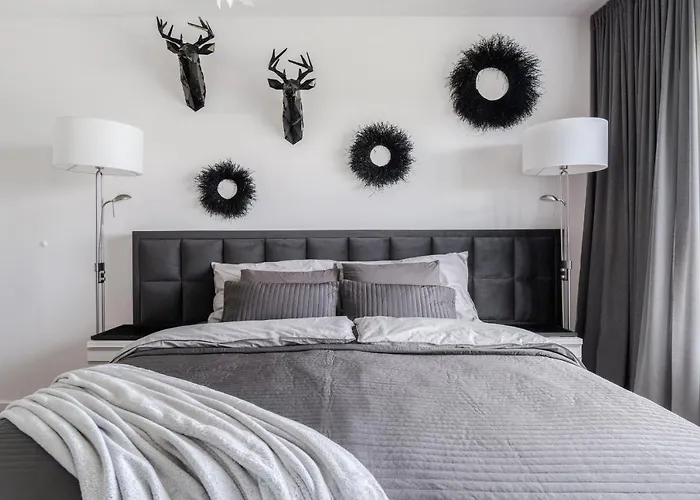 Baltica Towers Modern White&black Aparthotel Danzica