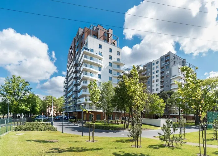 Baltica Towers Modern White&black 4* Danzica